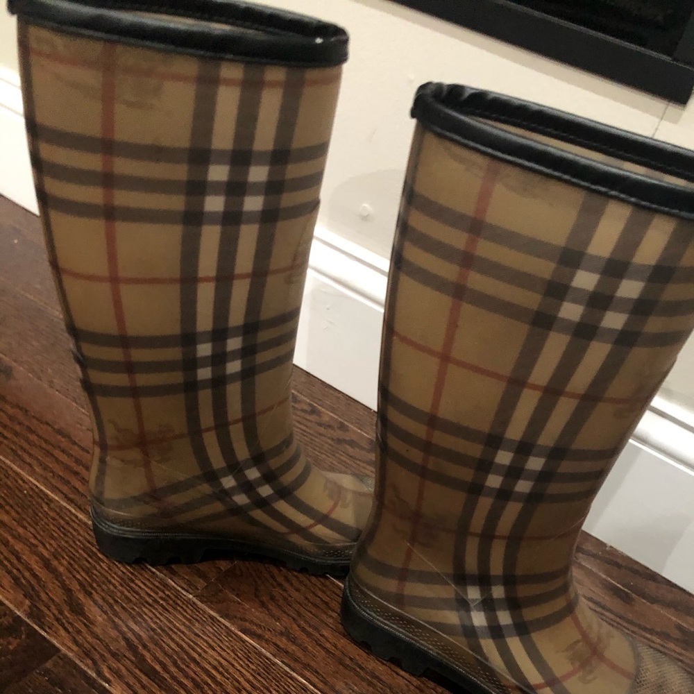Burberry rain boots size 36 - Picture 6 of 6